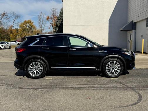 2023 INFINITI QX50 LUXE AWD