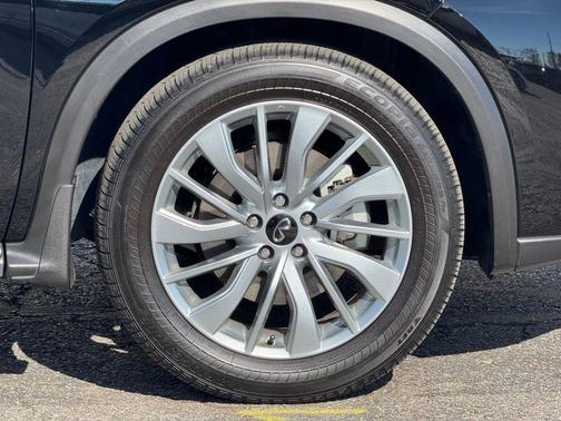 2023 INFINITI QX50 LUXE AWD