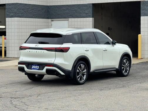 Majestic White 2023 INFINITI QX60 Luxe