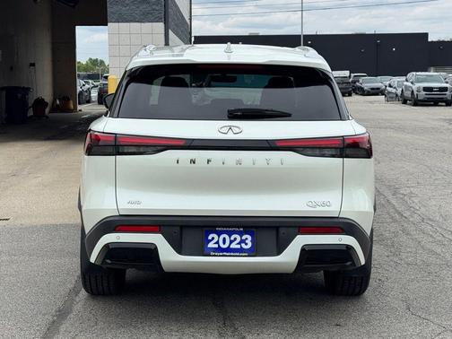 Majestic White 2023 INFINITI QX60 Luxe
