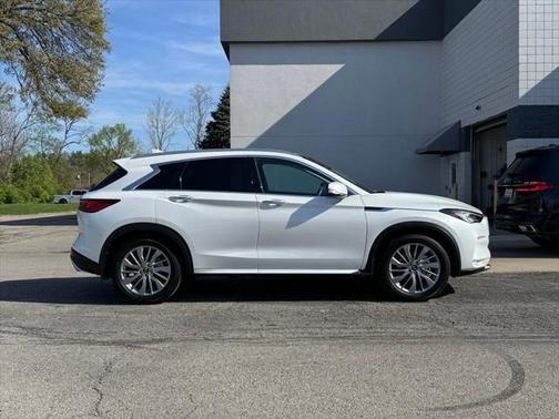 2024 INFINITI QX50 LUXE AWD