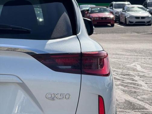 2024 INFINITI QX50 LUXE AWD