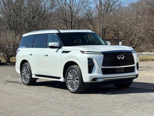 2025 INFINITI QX80 SENSORY AWD
