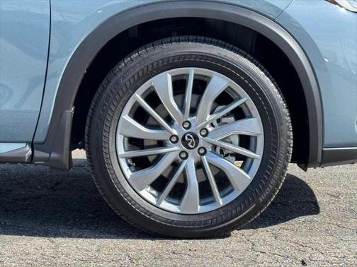 2024 INFINITI QX50 LUXE AWD