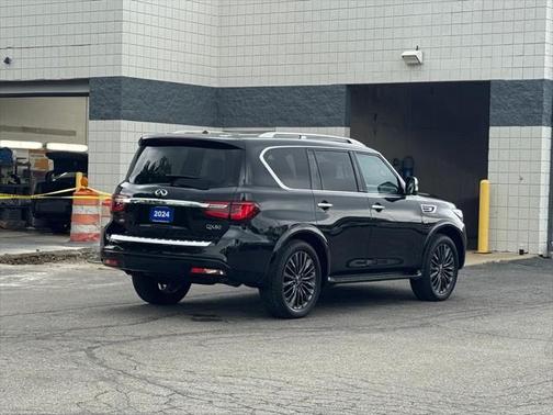 2024 INFINITI QX80 SENSORY AWD