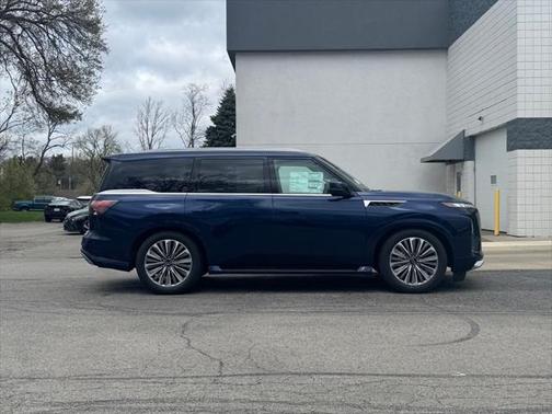 2025 INFINITI QX80 Luxe