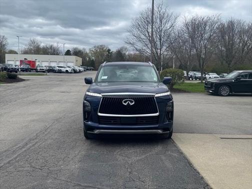 2025 INFINITI QX80 Luxe