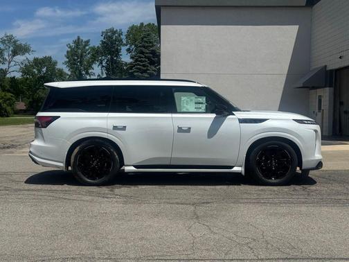 Radiant White 2026 INFINITI QX80 SPORT