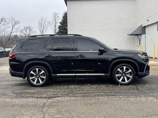 2023 Honda Pilot AWD Elite