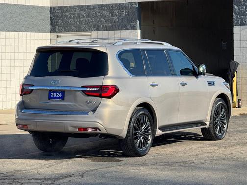 2024 INFINITI QX80 SENSORY AWD