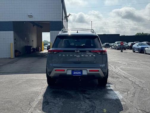 2024 Nissan Pathfinder Platinum 4WD