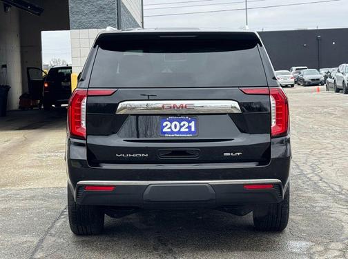 2021 GMC Yukon SLT
