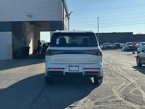 2026 INFINITI QX80 Luxe