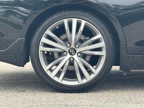Black Obsidian 2024 INFINITI Q50 3.0t SENSORY