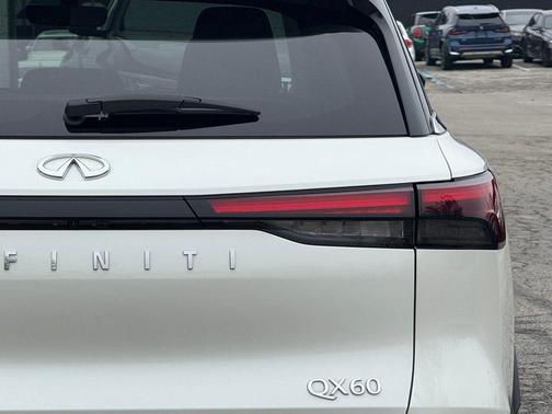 2024 INFINITI QX60 Luxe