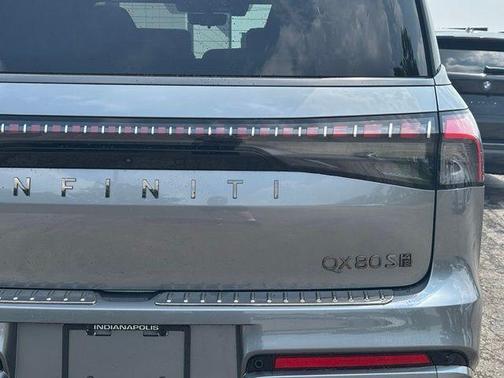 Dynamic Metal/Black Obsidian 2027 INFINITI QX80 SPORT