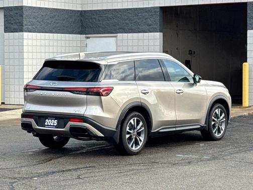 2025 INFINITI QX60 Luxe