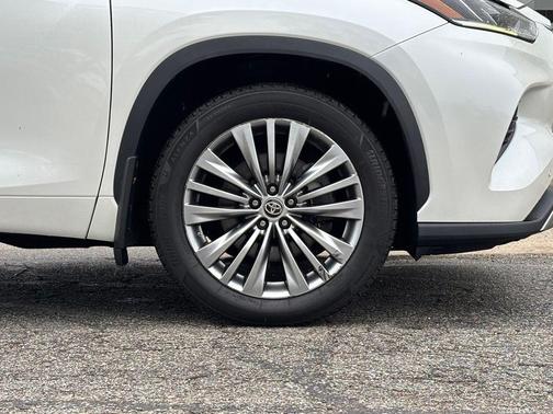 Blizzard Pearl 2020 Toyota Highlander Platinum