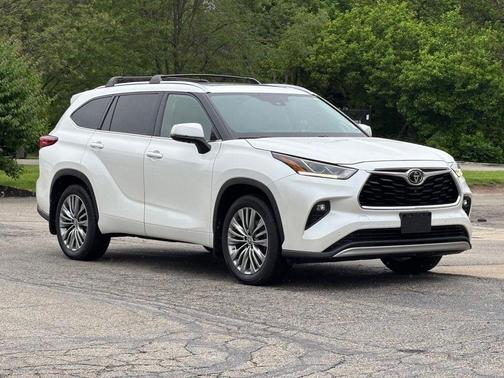Blizzard Pearl 2020 Toyota Highlander Platinum