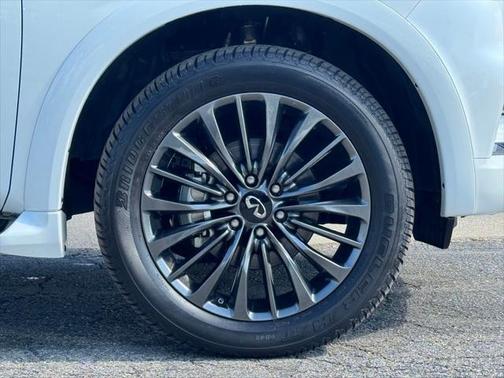 2024 INFINITI QX80 SENSORY AWD