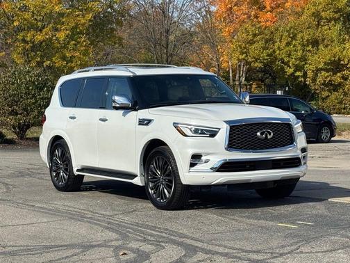 2024 INFINITI QX80 SENSORY AWD