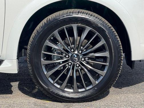 2024 INFINITI QX80 SENSORY AWD