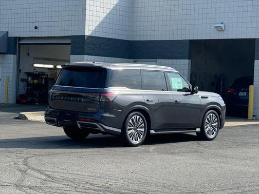 2025 INFINITI QX80 Luxe