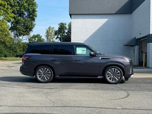 2025 INFINITI QX80 Luxe