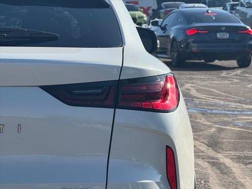 2022 INFINITI QX55 LUXE