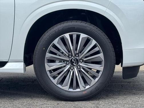 2025 INFINITI QX80 Luxe
