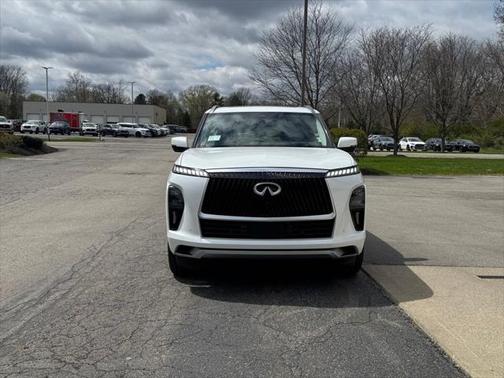 2025 INFINITI QX80 Luxe