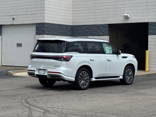 2025 INFINITI QX80 Luxe