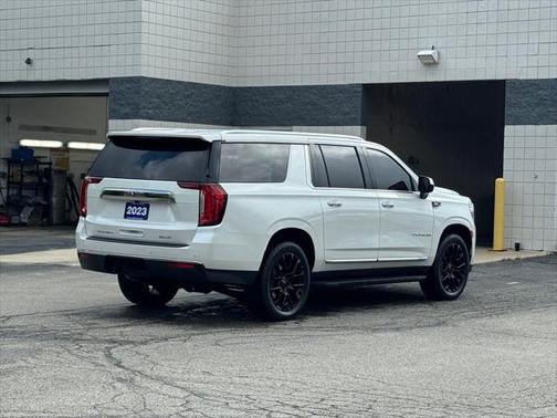 2023 GMC Yukon XL SLT
