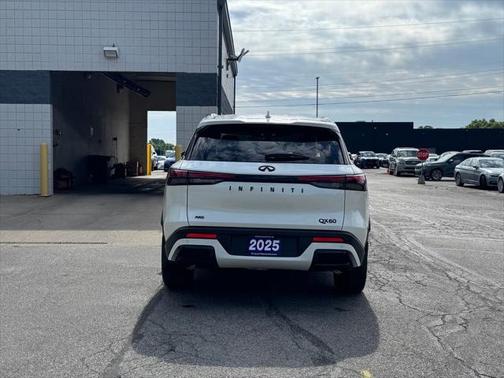 2025 INFINITI QX60 Luxe