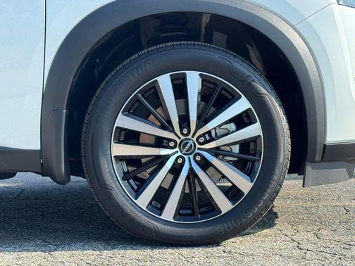 2025 Nissan Pathfinder Platinum 4WD