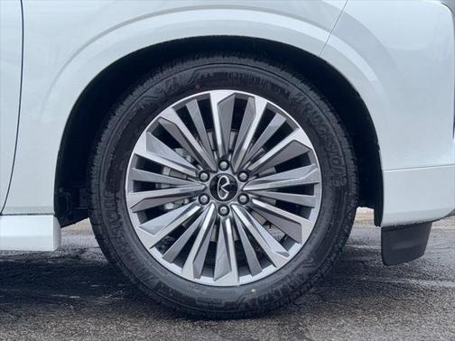 2025 INFINITI QX80 SENSORY AWD