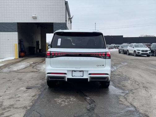 2025 INFINITI QX80 SENSORY AWD