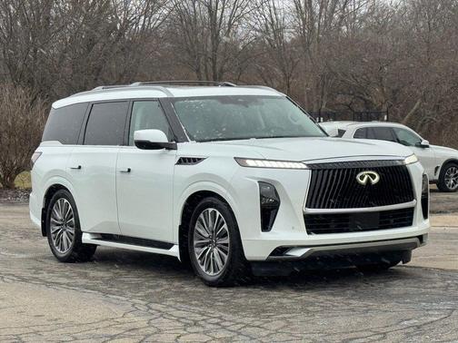 2025 INFINITI QX80 SENSORY AWD