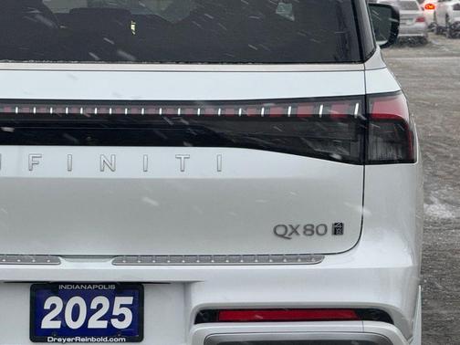2025 INFINITI QX80 SENSORY AWD
