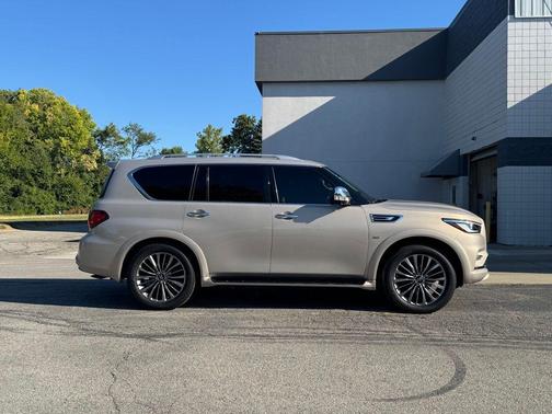 2019 INFINITI QX80 Luxe