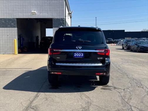 2023 INFINITI QX80 SENSORY AWD