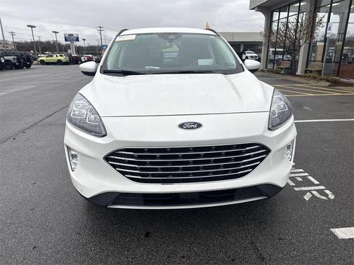 2022 Ford Escape Titanium Hybrid