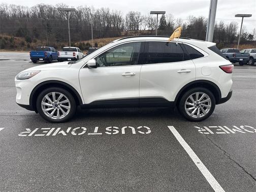 2022 Ford Escape Titanium Hybrid