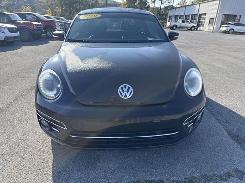 2019 Volkswagen Beetle 2.0T SE