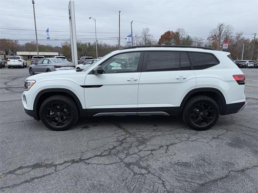 2025 Volkswagen Atlas 2.0T Peak Edition