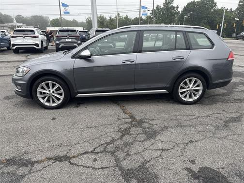 2019 Volkswagen Golf Alltrack TSI S
