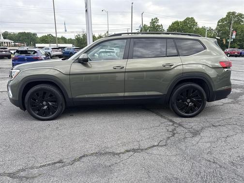 2025 Volkswagen Atlas 2.0T SE