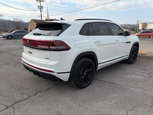 2025 Volkswagen Atlas Cross Sport 2.0T SEL R-Line Black