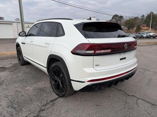 2025 Volkswagen Atlas Cross Sport 2.0T SEL R-Line Black