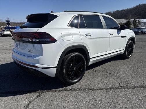 2025 Volkswagen Atlas Cross Sport 2.0T SEL R-Line Black